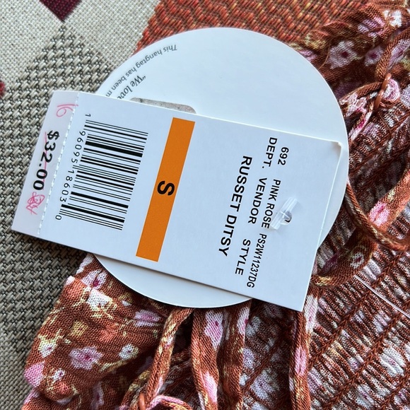 Light Brown Cropped Sleeveless Top with Ruffles - Picture 3 of 3